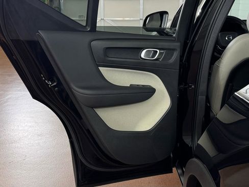 Used 2024 Volvo XC40 B5 Ultimate w/ Climate Package image 35