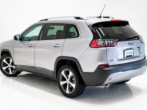 Used 2019 Jeep Cherokee Limited FWD image 33