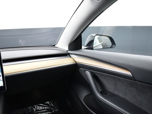 Used 2021 Tesla Model 3 Performance image 13