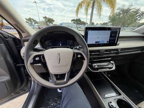 Used 2024 Lincoln Corsair Premiere w/ Equipment Group 102A image 12