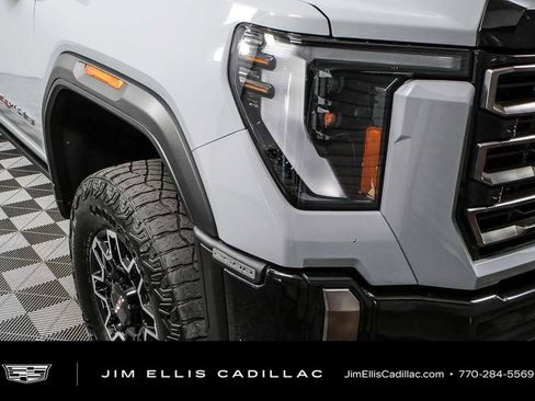 Used 2024 GMC Sierra 2500 AT4X AWD/4WD image 35