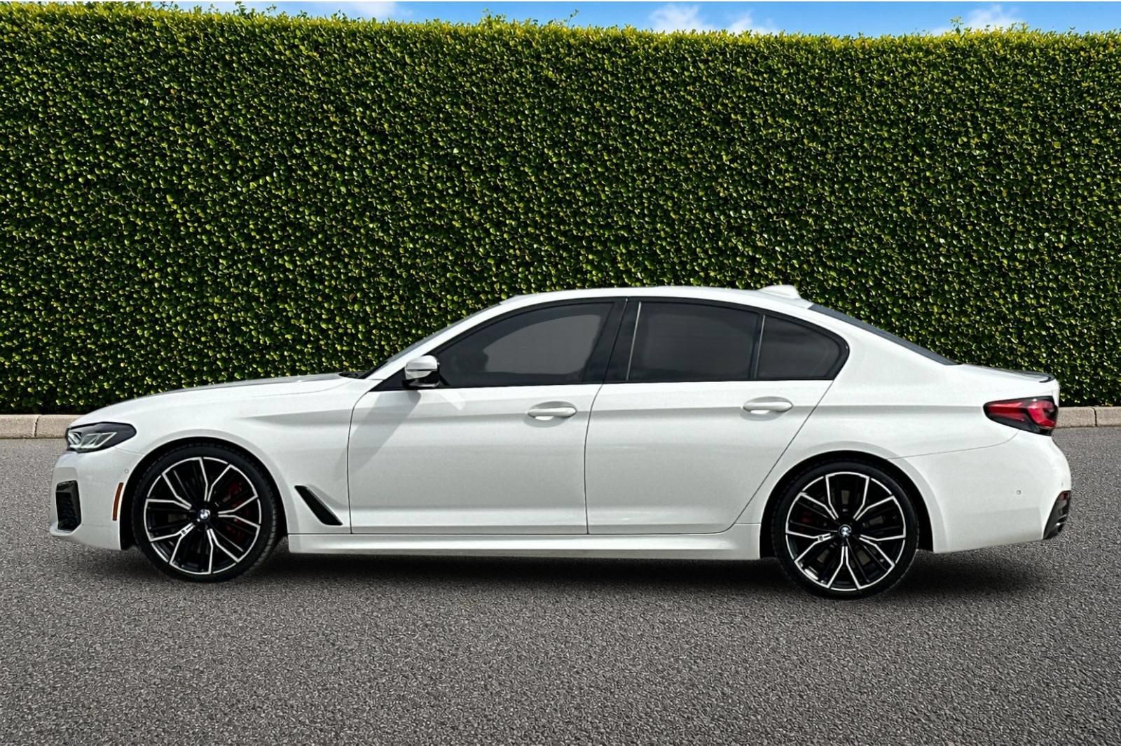 Used 2023 BMW M550i xDrive w/ Executive Package AWD/4WD image 7