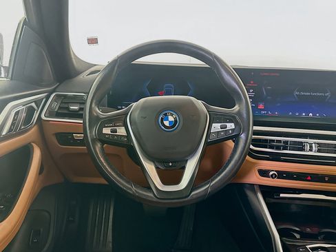 Used 2024 BMW i4 xDrive40i AWD/4WD image 18
