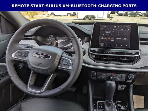 Certified 2025 Jeep Compass Latitude image 12