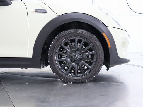 Used 2019 MINI Cooper 2-Door Hardtop image 27