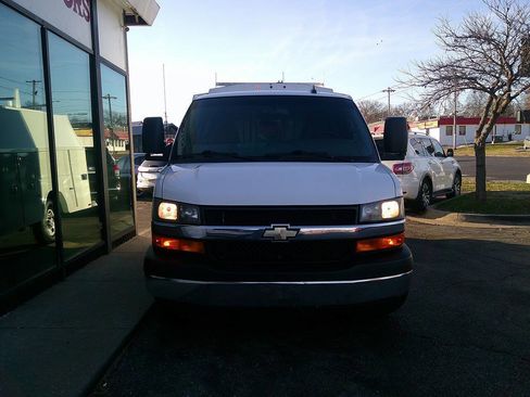 Used 2019 Chevrolet Express 3500 w/ Power Convenience Package image 3