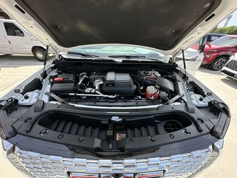 Used 2022 GMC Yukon XL Denali w/ Denali Premium Package AWD/4WD image 36