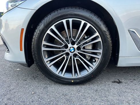 Used 2018 BMW 530i xDrive xDrive image 36