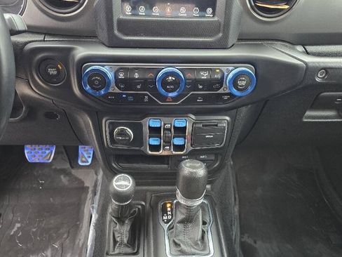 Used 2023 Jeep Wrangler Unlimited w/ Cold Weather Group AWD/4WD image 15
