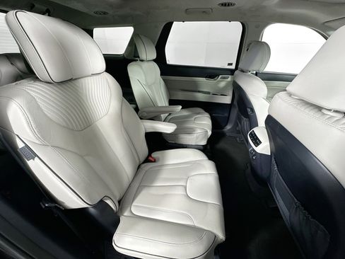 Used 2023 Hyundai Palisade Calligraphy image 30