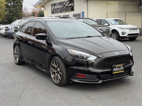 Used 2018 Ford Focus ST image 5