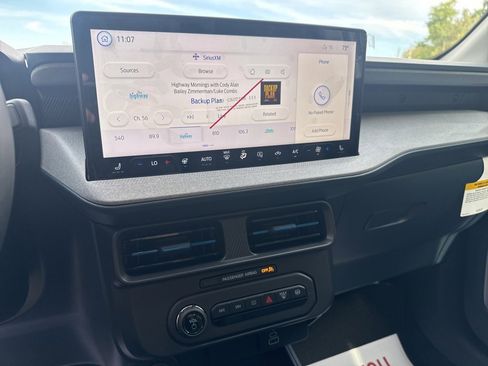 New 2025 Ford Maverick XLT w/ XLT Luxury Package image 25