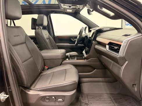 Used 2025 GMC Yukon Denali w/ Denali Reserve Package AWD/4WD image 21