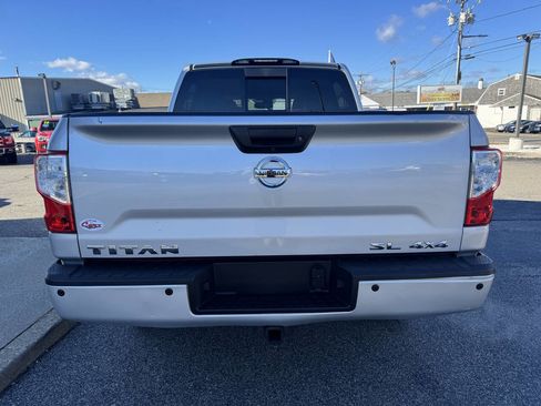 Used 2017 Nissan Titan SL image 10