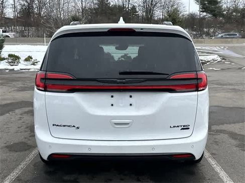 Used 2021 Chrysler Pacifica Limited w/ S Appearance Package image 4