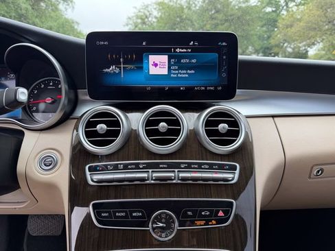 Used 2019 Mercedes-Benz C 300 Sedan image 14