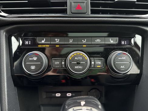 Used 2023 Volkswagen Taos SEL AWD/4WD image 20