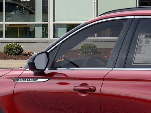 Used 2025 Lincoln Corsair Premiere w/ Equipment Group 101A image 20