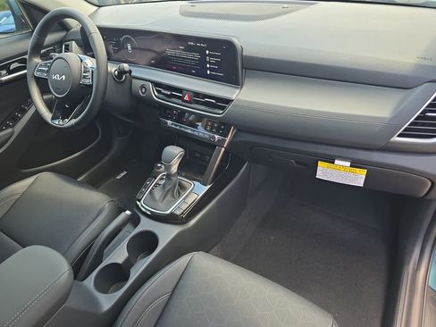 New 2026 Kia Seltos EX FWD image 11