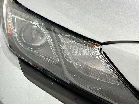 Used 2021 Toyota Camry SE image 9