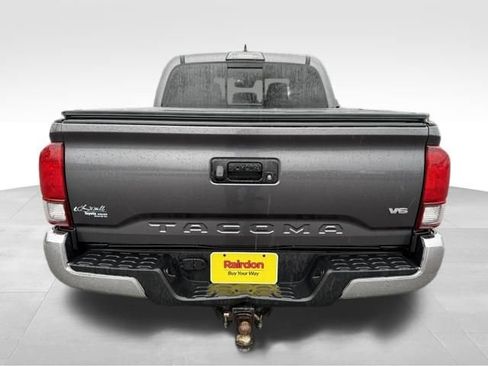 Used 2018 Toyota Tacoma TRD Off-Road image 7