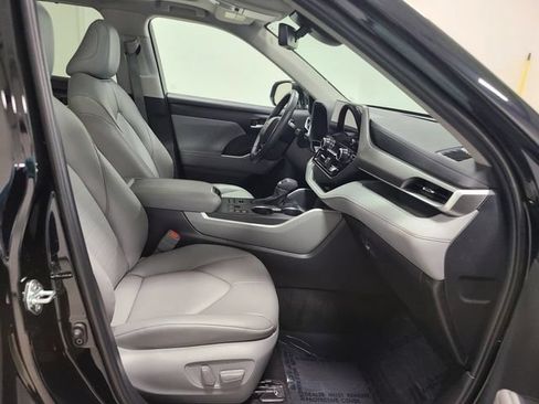 Certified 2026 Toyota Highlander XLE AWD/4WD image 19