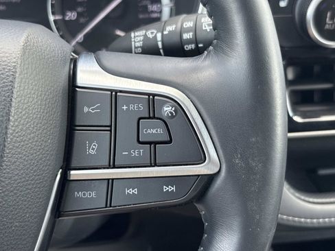 Used 2021 Toyota Highlander XLE FWD image 27