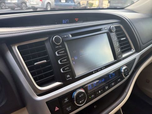 Used 2016 Toyota Highlander Limited Platinum image 25