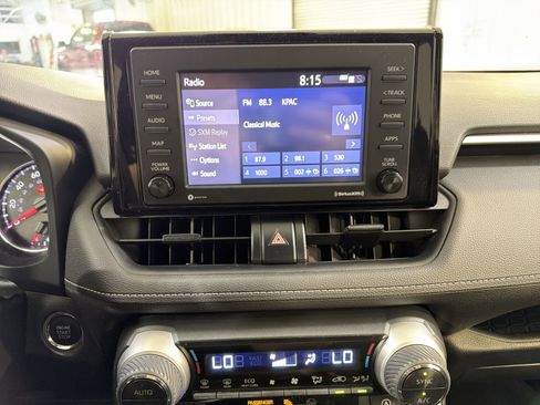 Used 2021 Toyota RAV4 XLE AWD/4WD image 17