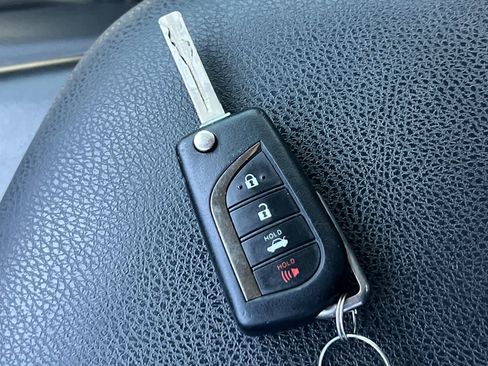 Used 2022 Toyota Camry SE image 26