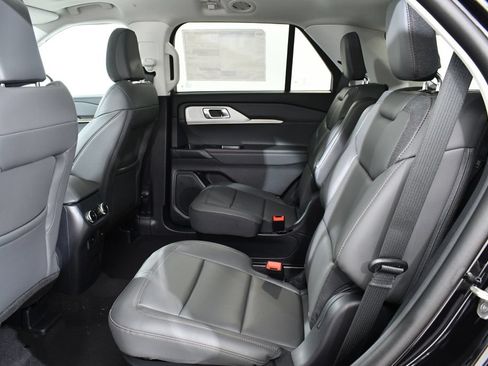 New 2026 Ford Explorer Active AWD/4WD image 16