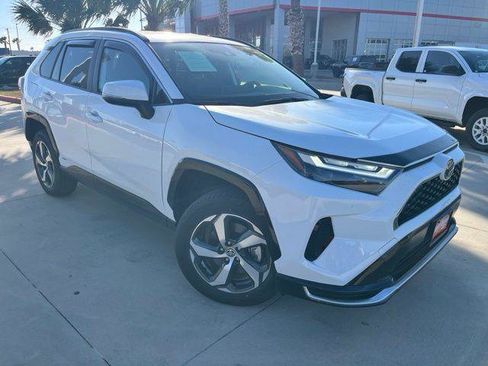 Certified 2025 Toyota RAV4 SE image 1