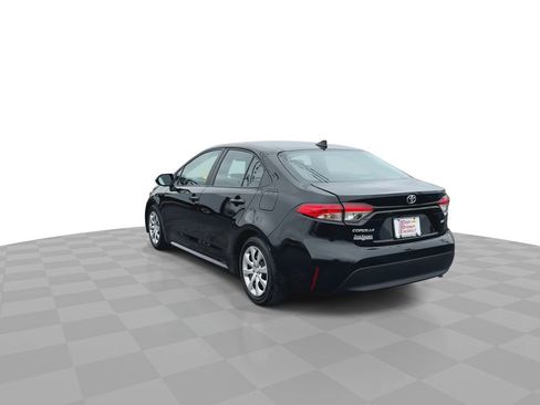 Used 2025 Toyota Corolla LE FWD image 7