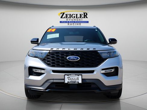Used 2024 Ford Explorer ST-Line w/ Class IV Trailer Tow Package AWD/4WD image 2