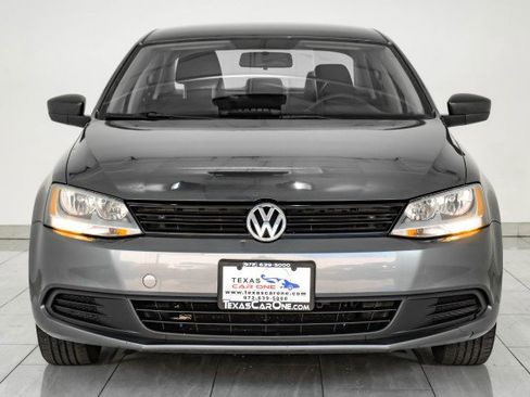 Used 2014 Volkswagen Jetta S image 3