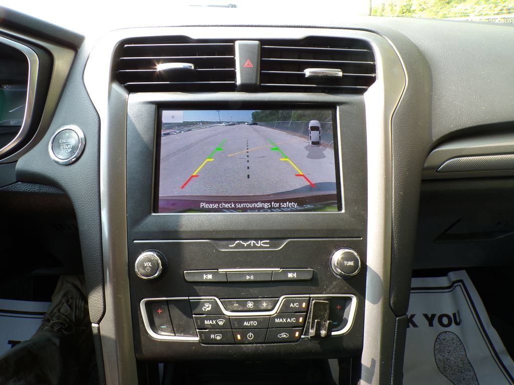 Used 2019 Ford Fusion SE FWD image 26
