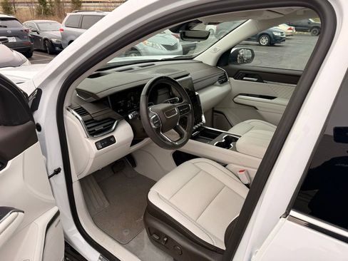 Used 2024 GMC Acadia Denali w/ Super Cruise Package image 8