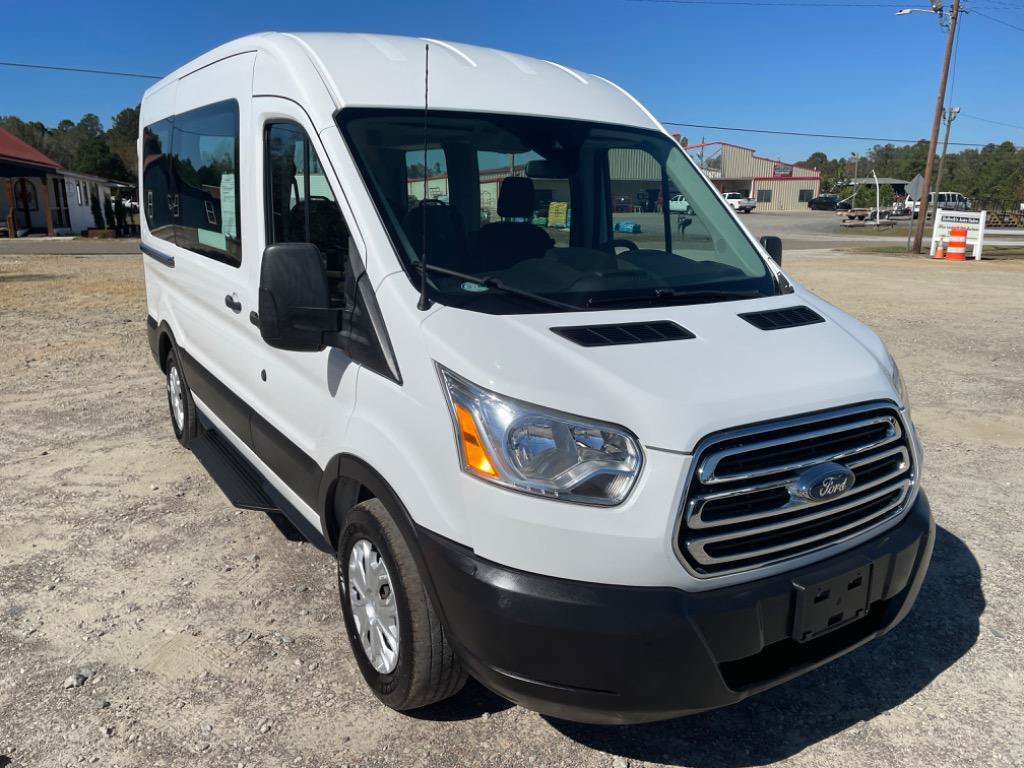 Used 2019 Ford Transit 150 XLT RWD image 3