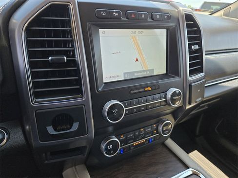 Used 2021 Ford Expedition Platinum image 17