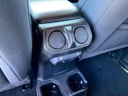 Used 2020 Jeep Wrangler Unlimited Sport S image 28