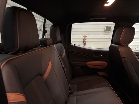 Used 2025 GMC Canyon AT4 AWD/4WD image 32