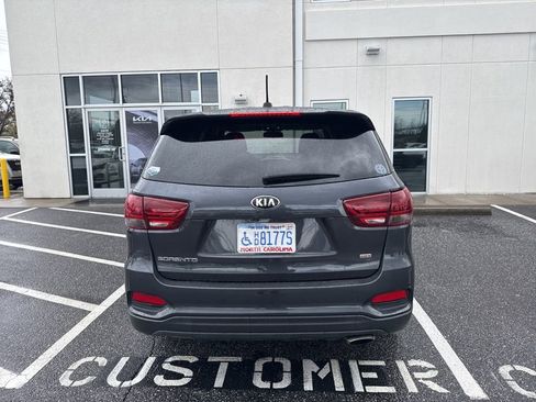 Used 2019 Kia Sorento LX image 4