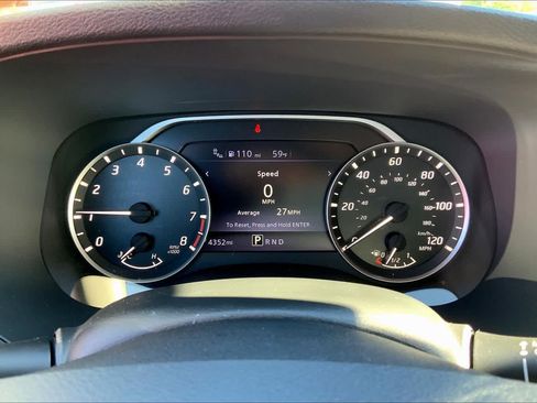 Used 2023 Nissan Frontier SV w/ Technology Package RWD image 24