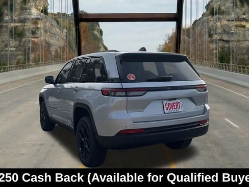 New 2025 Jeep Grand Cherokee Altitude RWD image 8