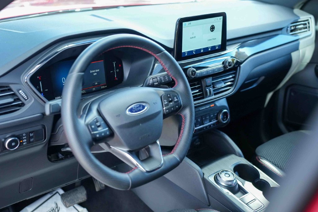 Used 2025 Ford Escape ST-Line Select AWD/4WD image 25