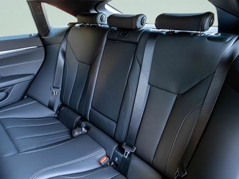 Used 2025 BMW i4 xDrive40i image 23