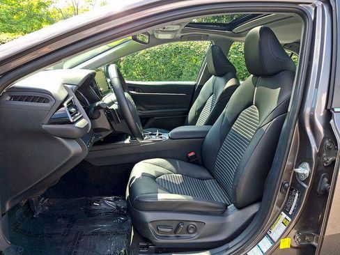 Certified 2023 Toyota Camry SE w/ Cold Weather Package AWD/4WD image 9