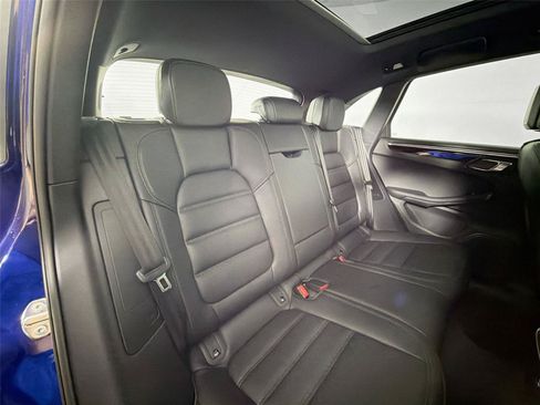 Certified 2026 Porsche Macan AWD/4WD image 27