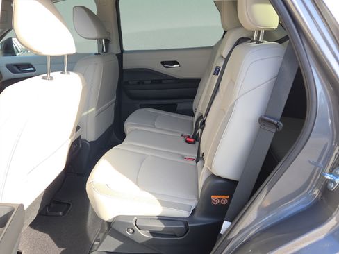 Certified 2026 Nissan Pathfinder SL AWD/4WD image 11
