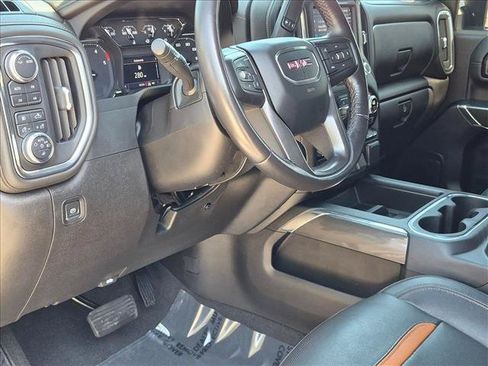 Used 2023 GMC Sierra 2500 AT4 AWD/4WD image 9